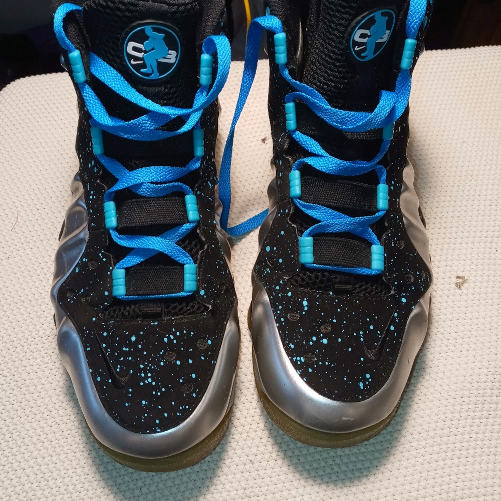 NIKE foam posits 9.5 silver blue and black CBarley